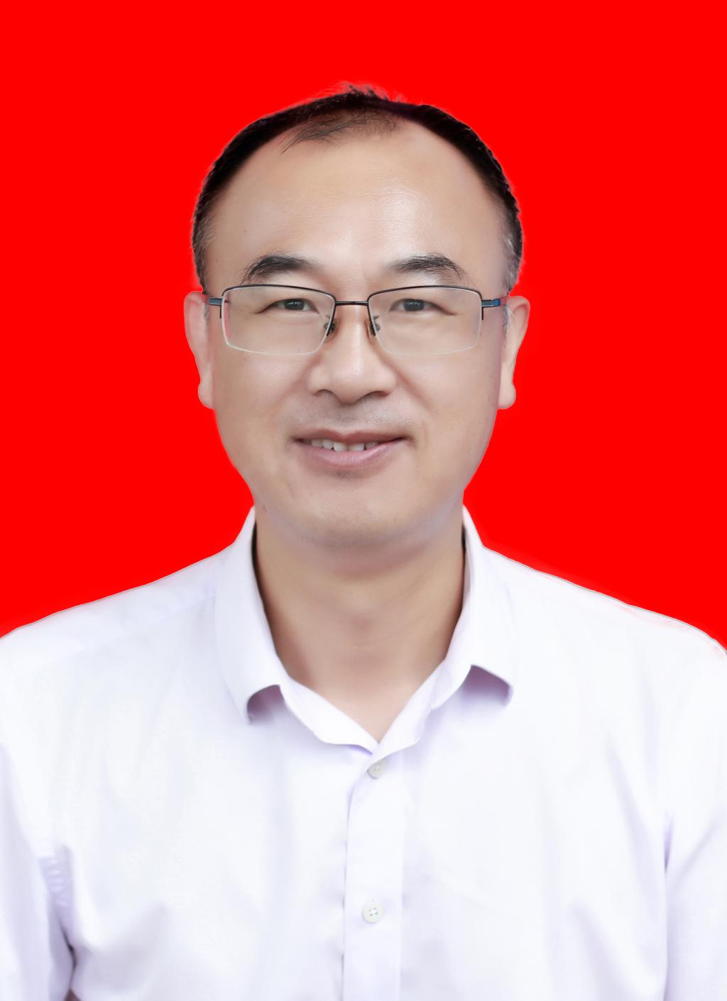 廖金生红底照片学部拍